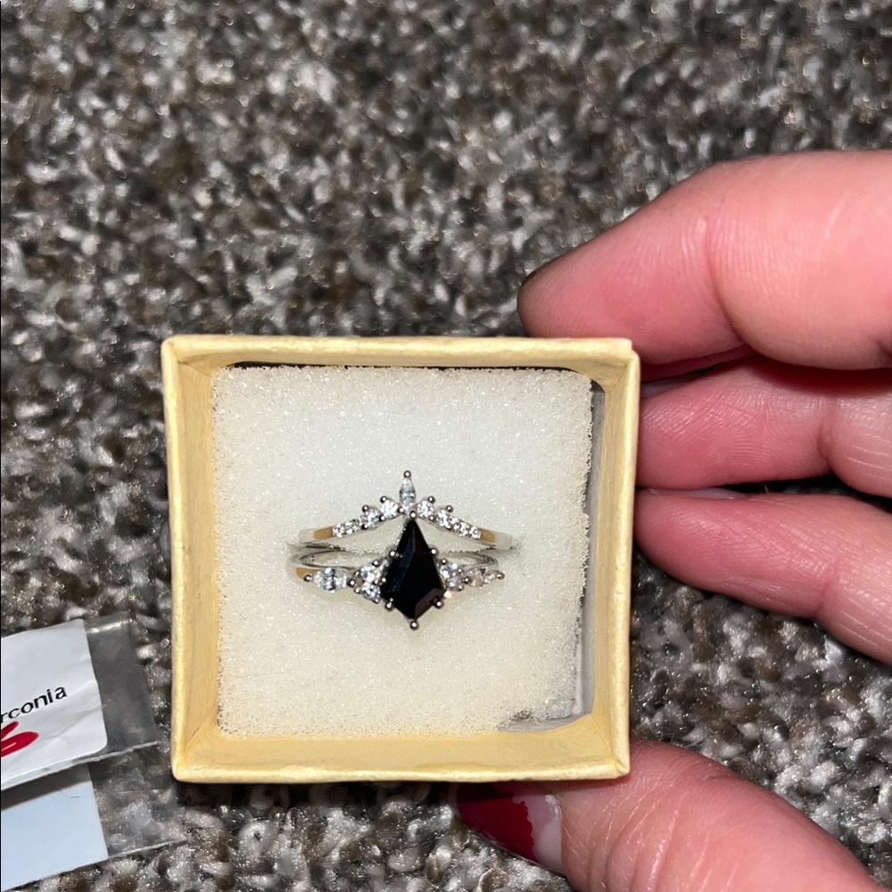 Elegant Black and Silver Ring